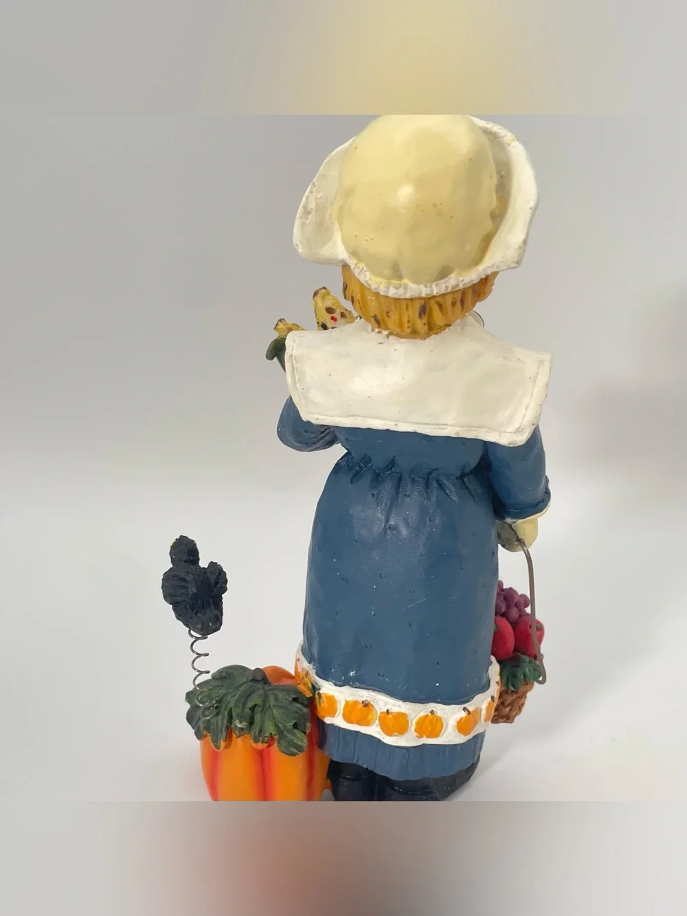 Vintage Pilgrim Boy & Girl Harvest Thanksgiving Resin Figurines Pumpkin Corn